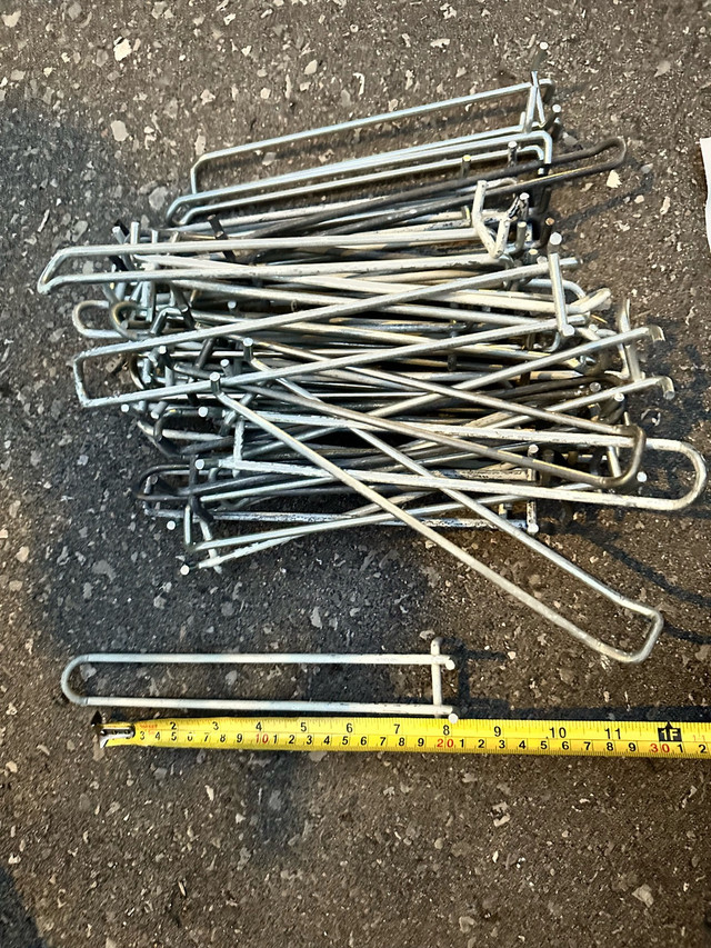 Pegboard Hooks 400 to 500 pieces different size - photo 4