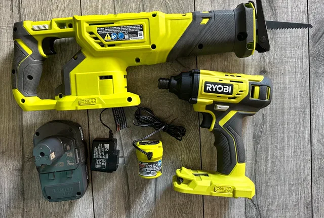 Ryobi cordless impact driver and reciprocating saw 18v thumbnail