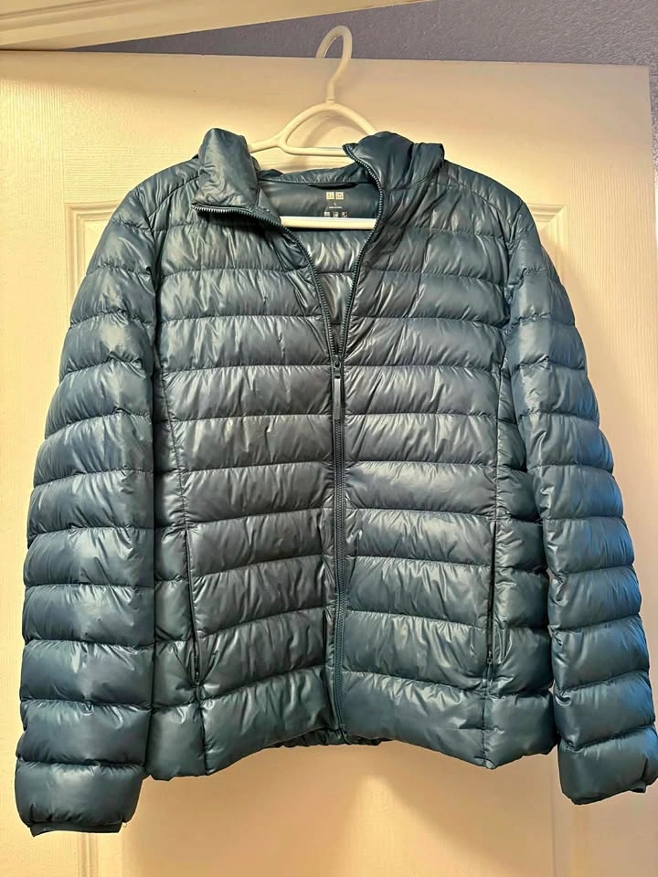 Uniqlo Women's Ultra Light Down Hooded Puffer Jacket - Size L
