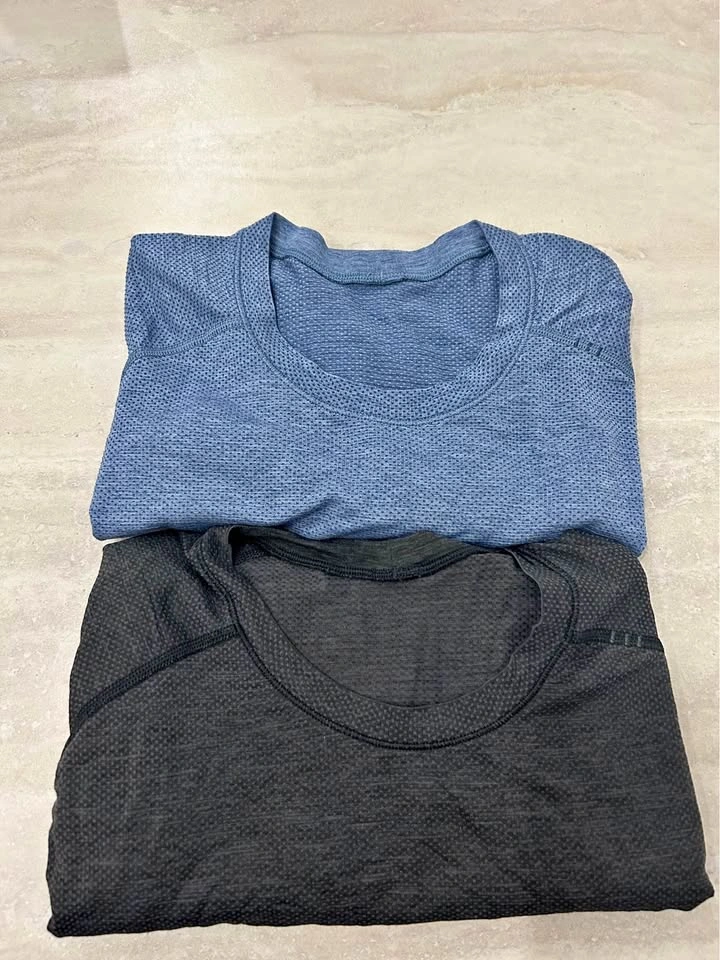 Lululemon Metal Vent Tech T-Shirts - Medium (2 Pack)