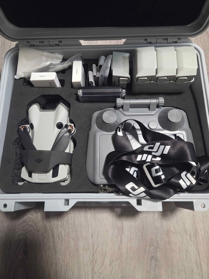 DJI Mini 4 Pro Drone with Accessories - photo 3