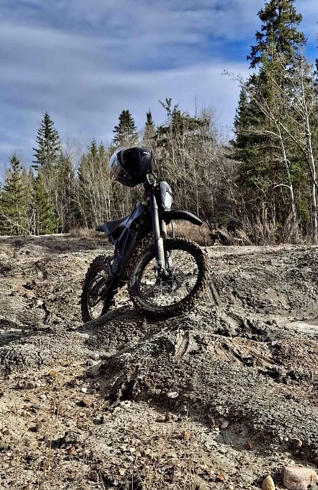 2025 ELECTRIC DIRT BIKE BY RFN. BETTER THAN SURRON LBX, TALARIA