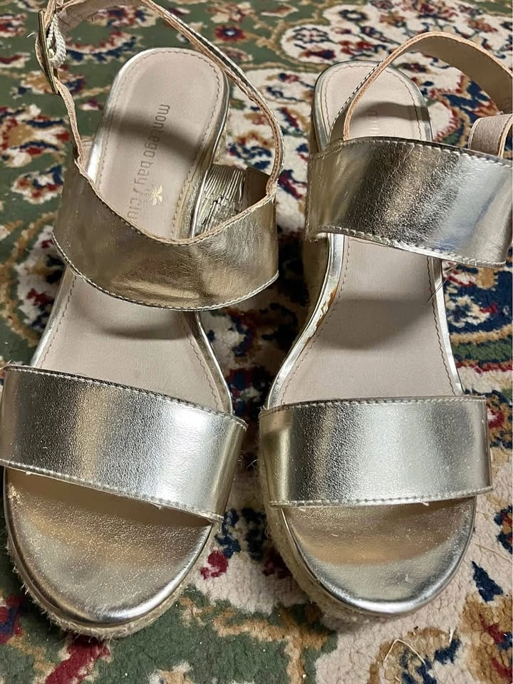 Golden sandal 7.5