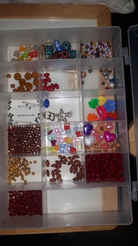 Assorted beads - photo 2