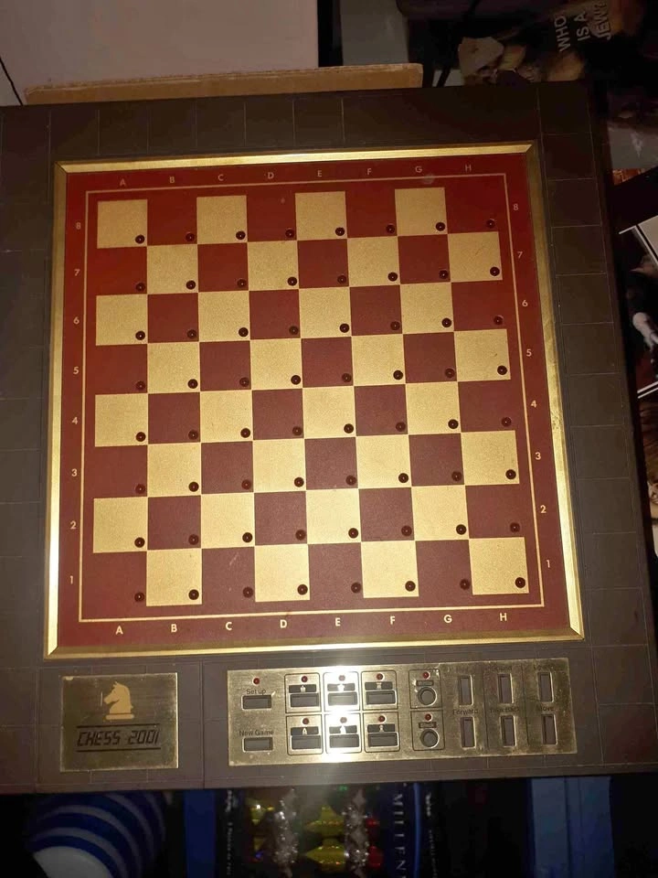 Vintage Electronic chess 2001