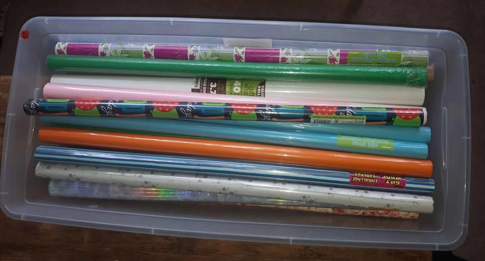 20 rolls assorted wrapping paper & cello w/ bin - photo 2