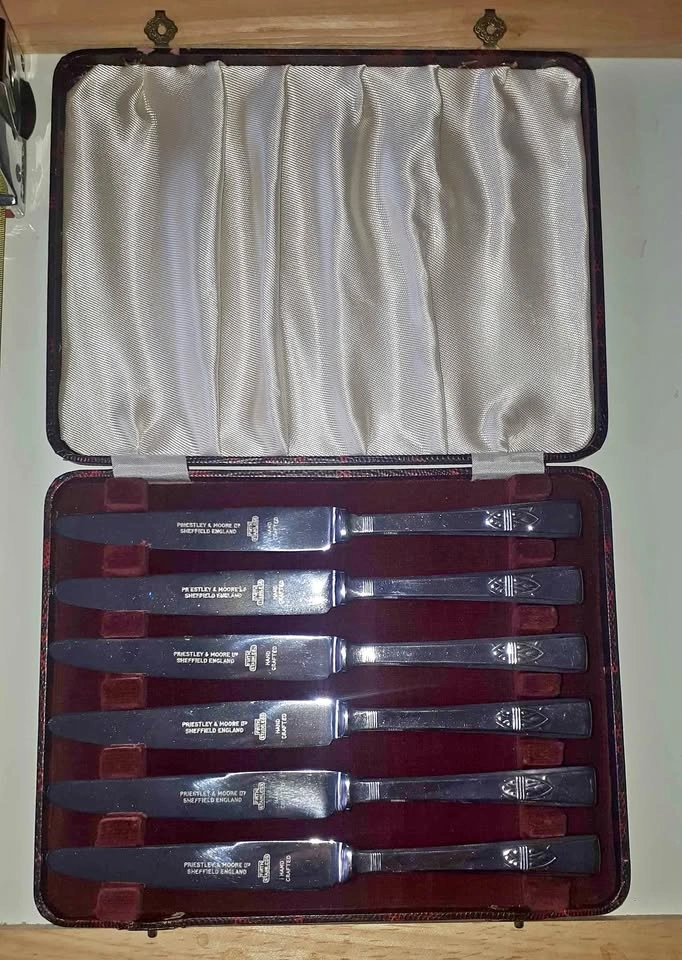 Priestley & Moore Sheffield Knives - Boxed