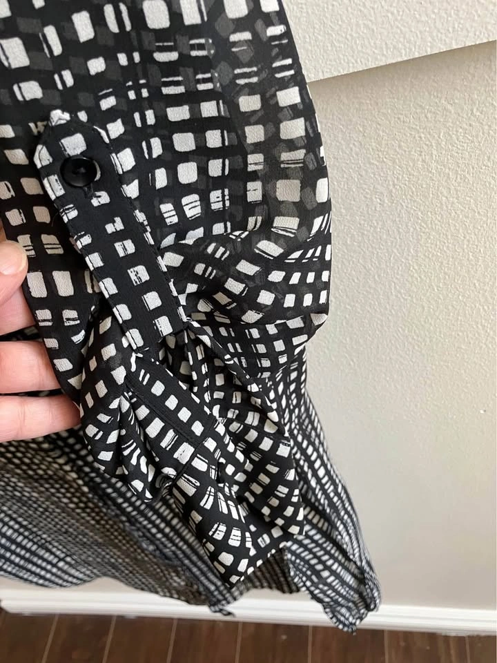 Dress shirt- Large - photo 3