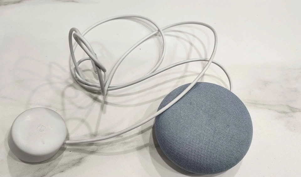 Google Home Mini Smart Speaker - photo 3