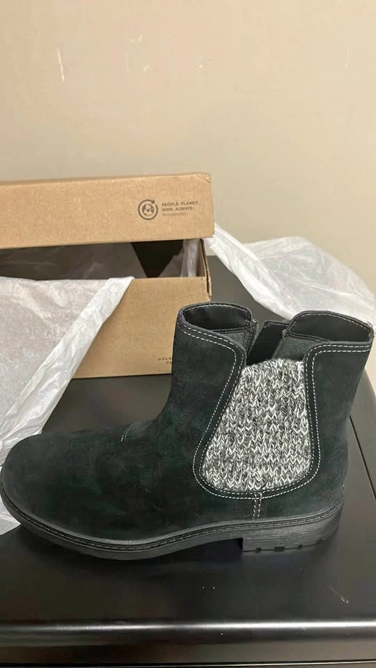 Clarks Boots - New