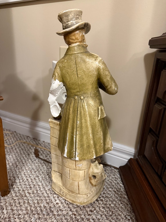 Vintage Gentleman Statue - photo 4