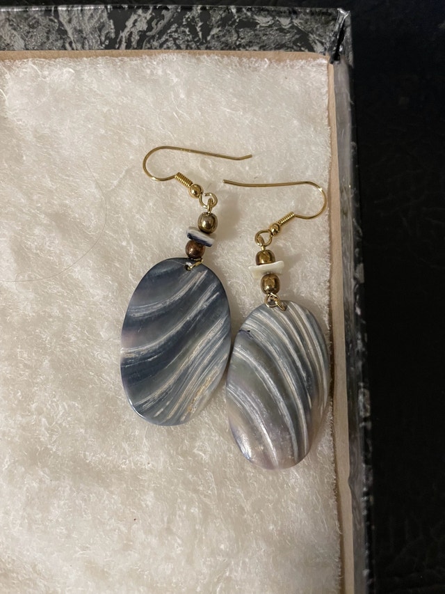 Lot of random jewelry