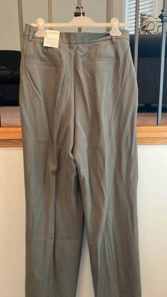 Soft twill relaxed pleated trouser - new with tag on - photo 4