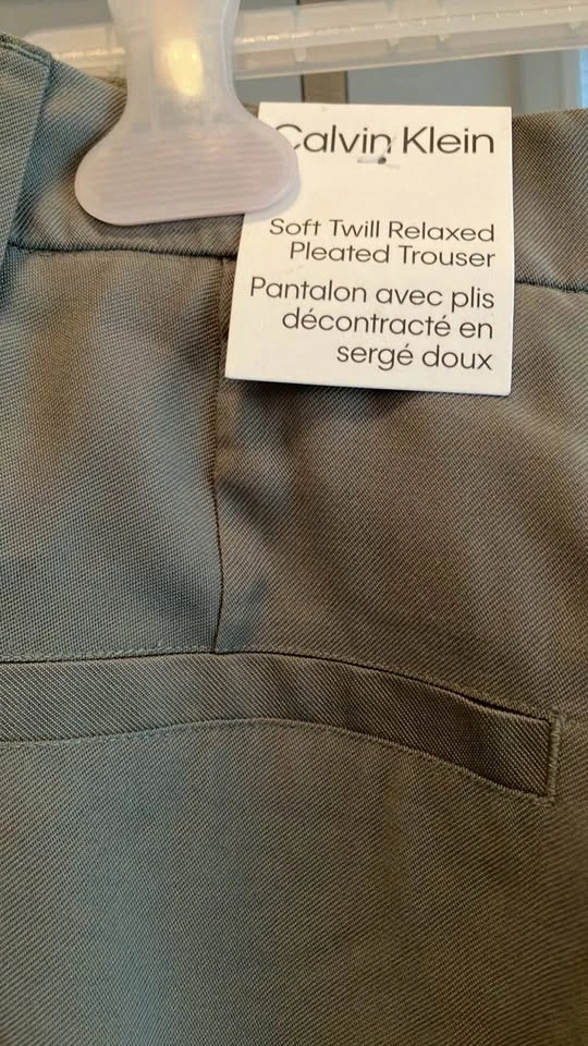 Soft twill relaxed pleated trouser - new with tag on - photo 5