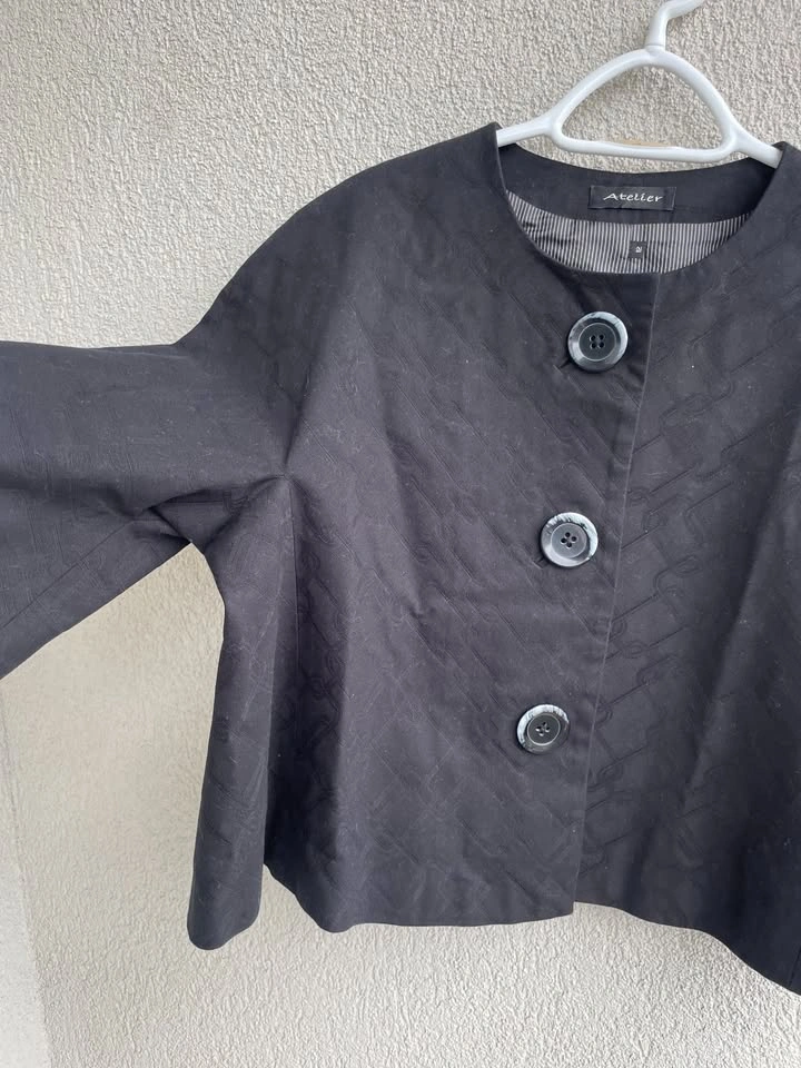 Atelier Cropped Jacket, Size 12 | Textured Button Blazer - photo 2