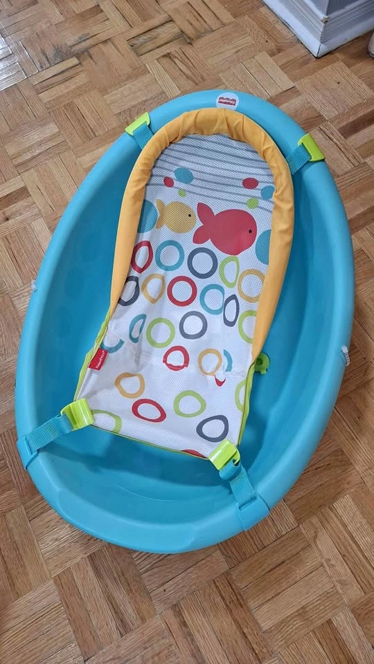 Baby bath tub