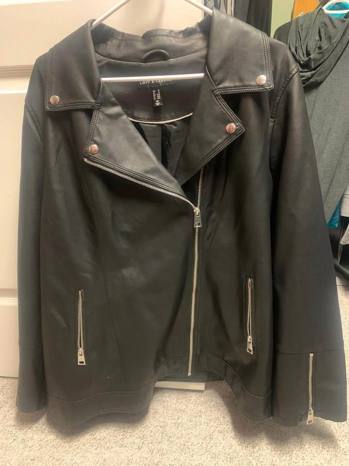 2 Ladies Pleather Jackets XXL - photo 2