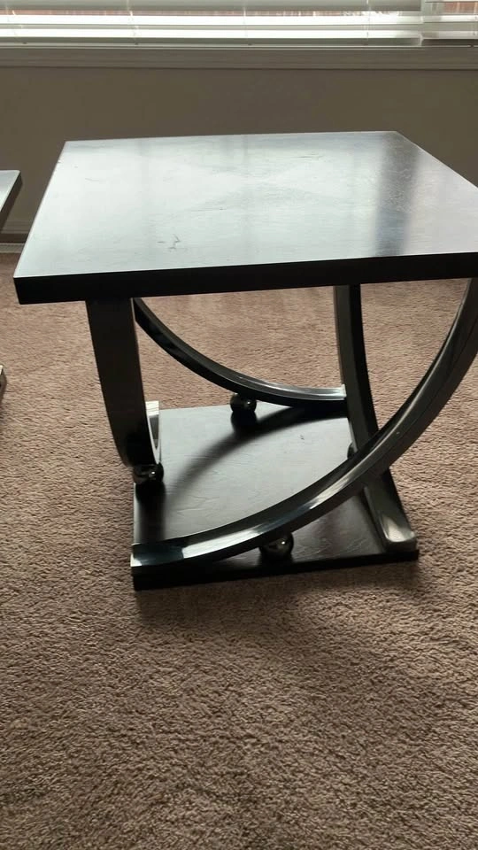 3-Piece Modern Coffee & End Table Set – Great Condition! - photo 3