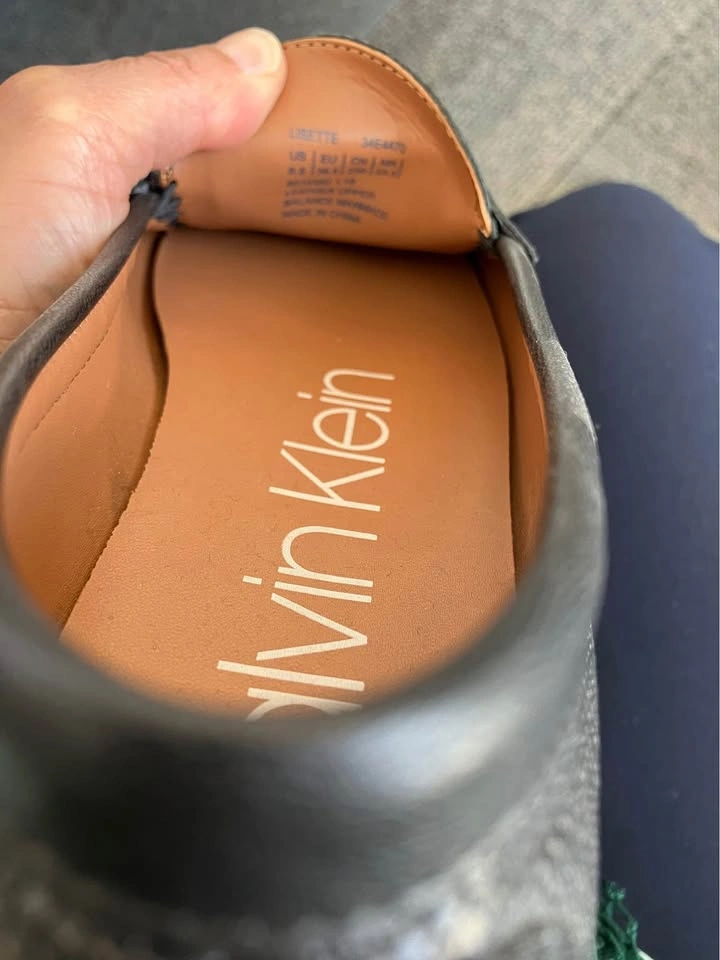 Calvin Klein Leather Shoes - Size 6.5 - photo 5