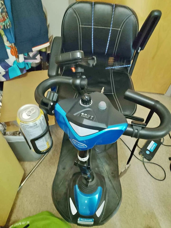 Three Wheel Scooter