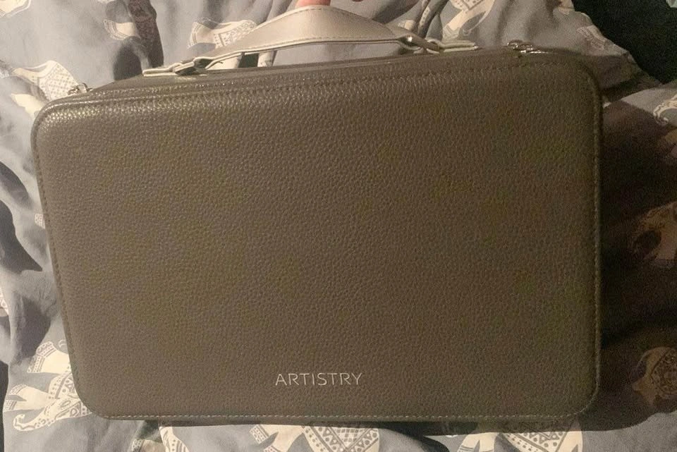 Artistry Makeup/First Aid Case - photo 2