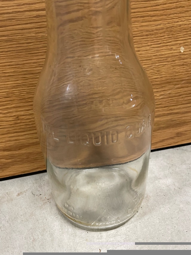 Old oil bottle - photo 4
