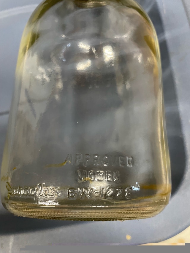 Old oil bottle - photo 5