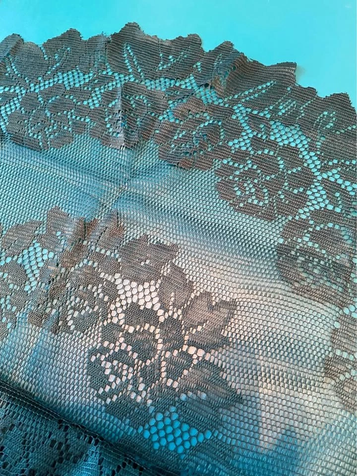 Dark Green Lace Tablecloth - photo 2