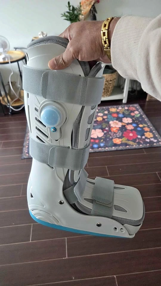 Orthopedic Walking Boot Cam Boot Size M Air Pump