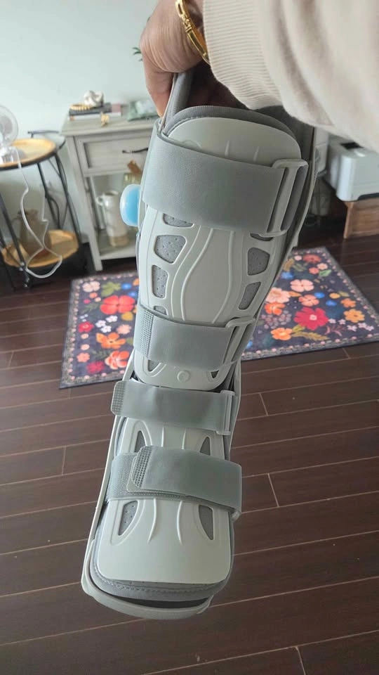 Orthopedic Walking Boot Cam Boot Size M Air Pump - photo 2