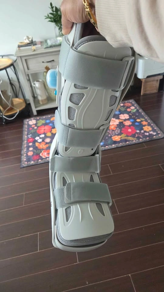 Orthopedic Walking Boot Cam Boot Size M Air Pump - photo 3