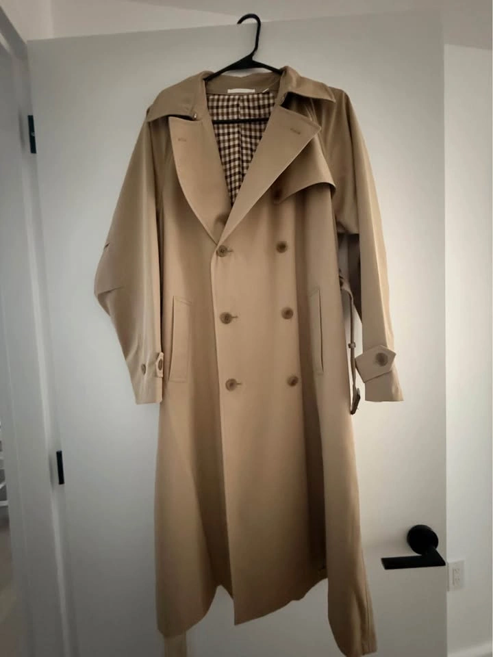 Uniqlo Beige Trench Coat – New (fits M or L) - photo 2