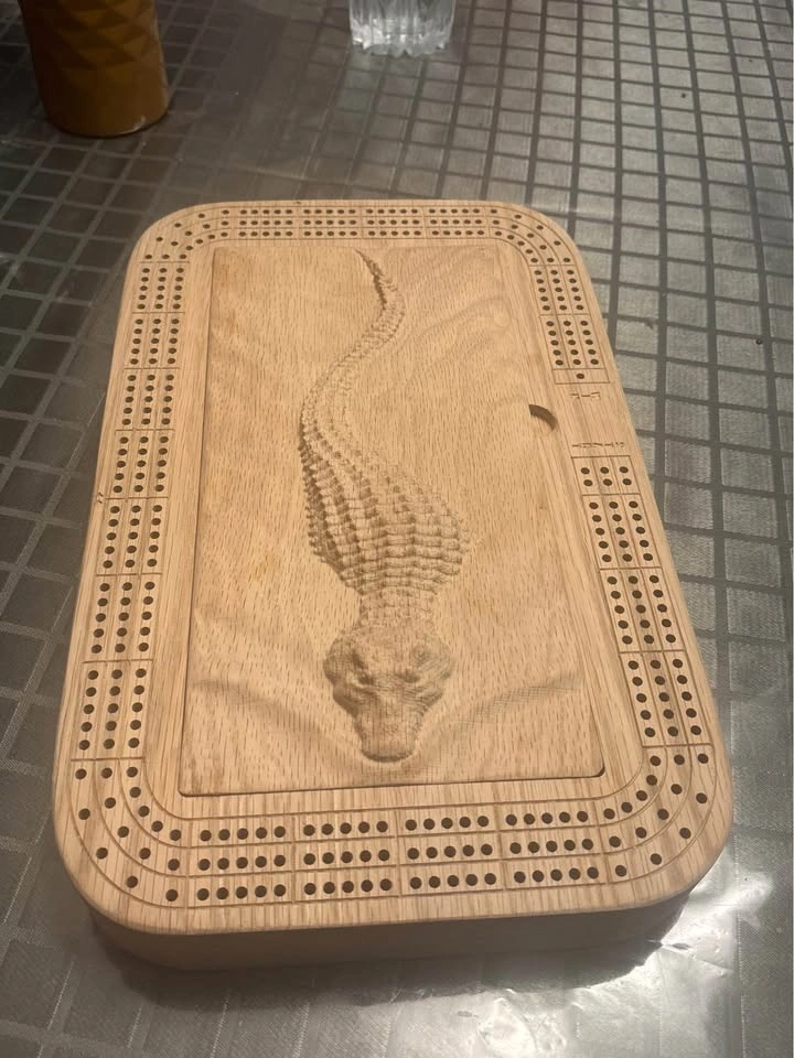 Wooden Alligator Cribbage Board - photo 2