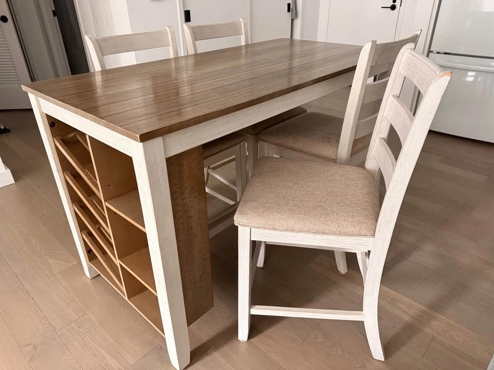 Dining Table Set (Table + 4 Chairs) – Great Condition - photo 5