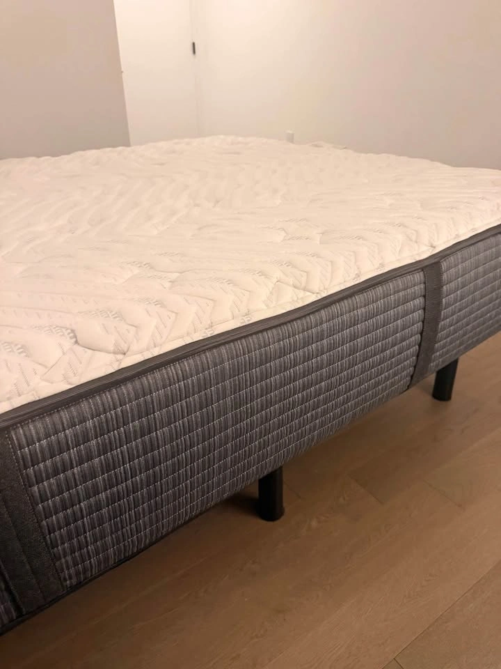 Matress + Bed Frame - photo 3