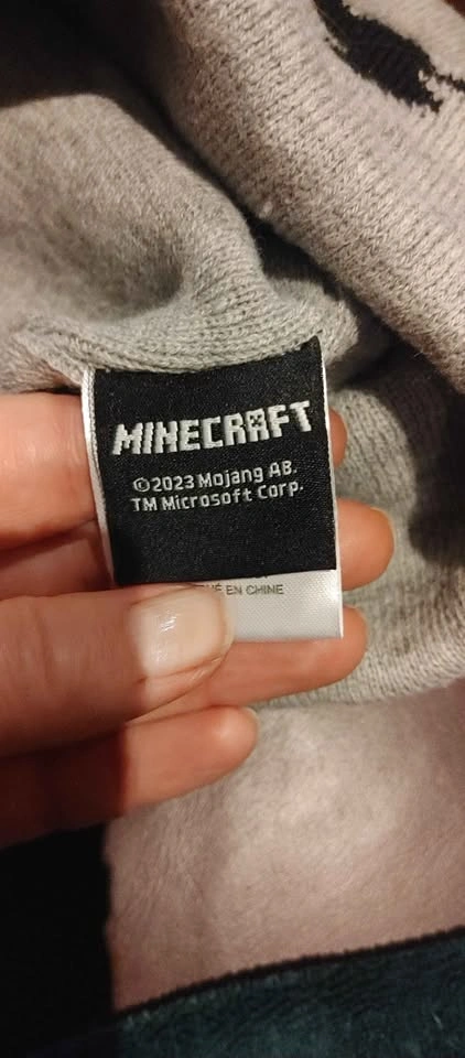 Minecraft Beanie Hat - Gray with Black Creepers - Cuffed, Unisex - photo 2