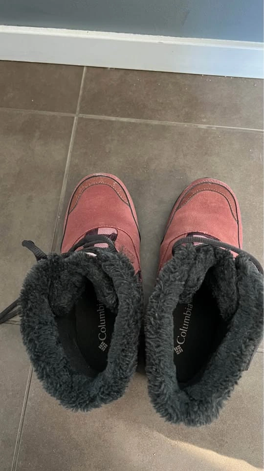 Columbia Snow Boots – Size 7 - photo 5