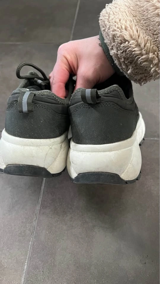 Artica Waterproof Shoes – Size 6 - photo 4