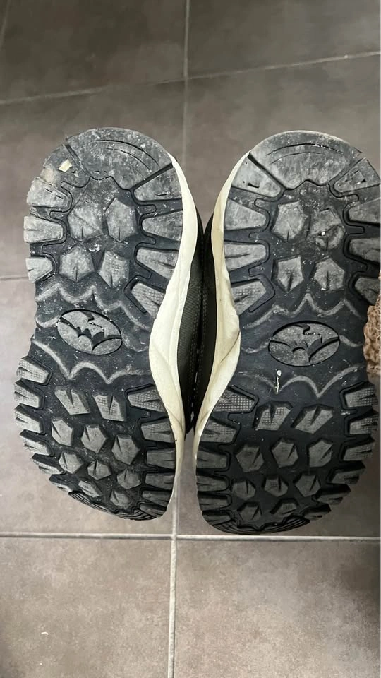 Artica Waterproof Shoes – Size 6 - photo 5