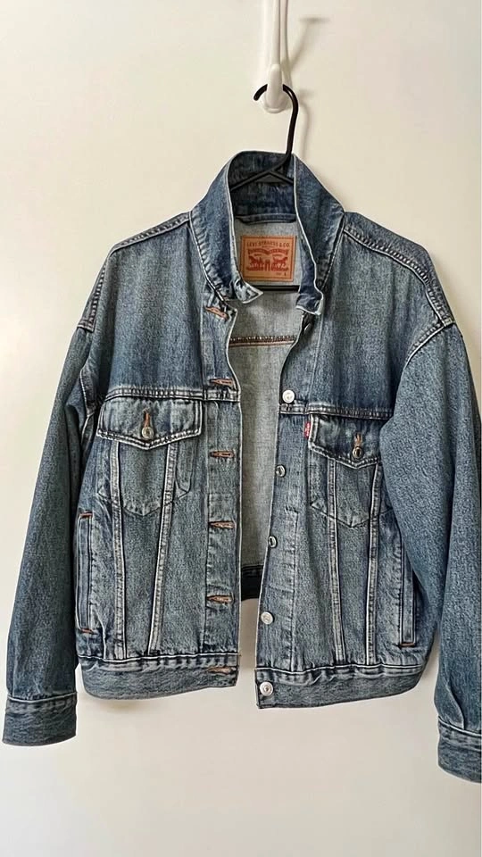 Levi’s Denim Jacket – Size L