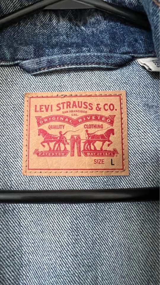 Levi’s Denim Jacket – Size L - photo 2
