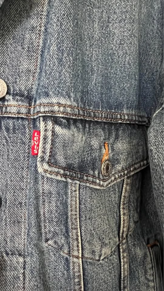 Levi’s Denim Jacket – Size L - photo 3