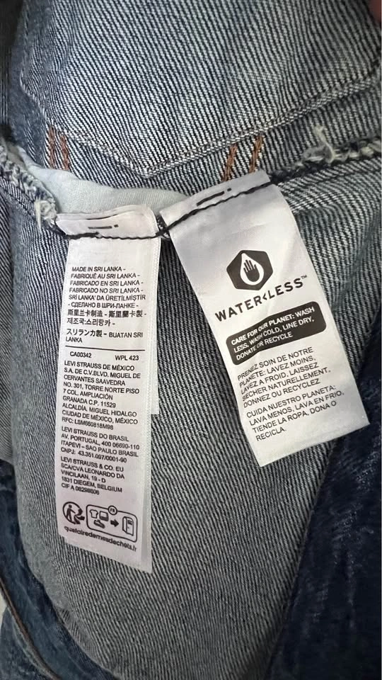 Levi’s Denim Jacket – Size L - photo 4