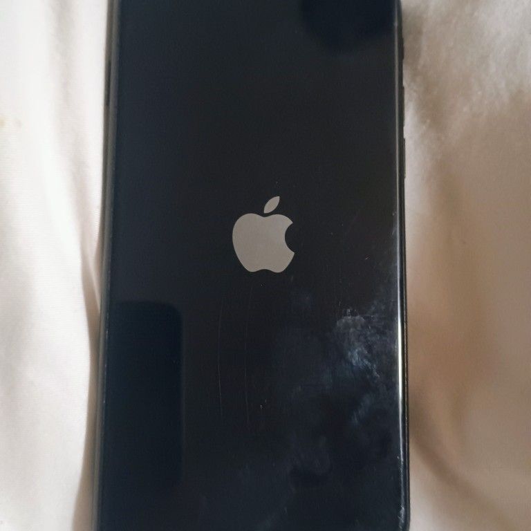 Apple SE 2022 64GB