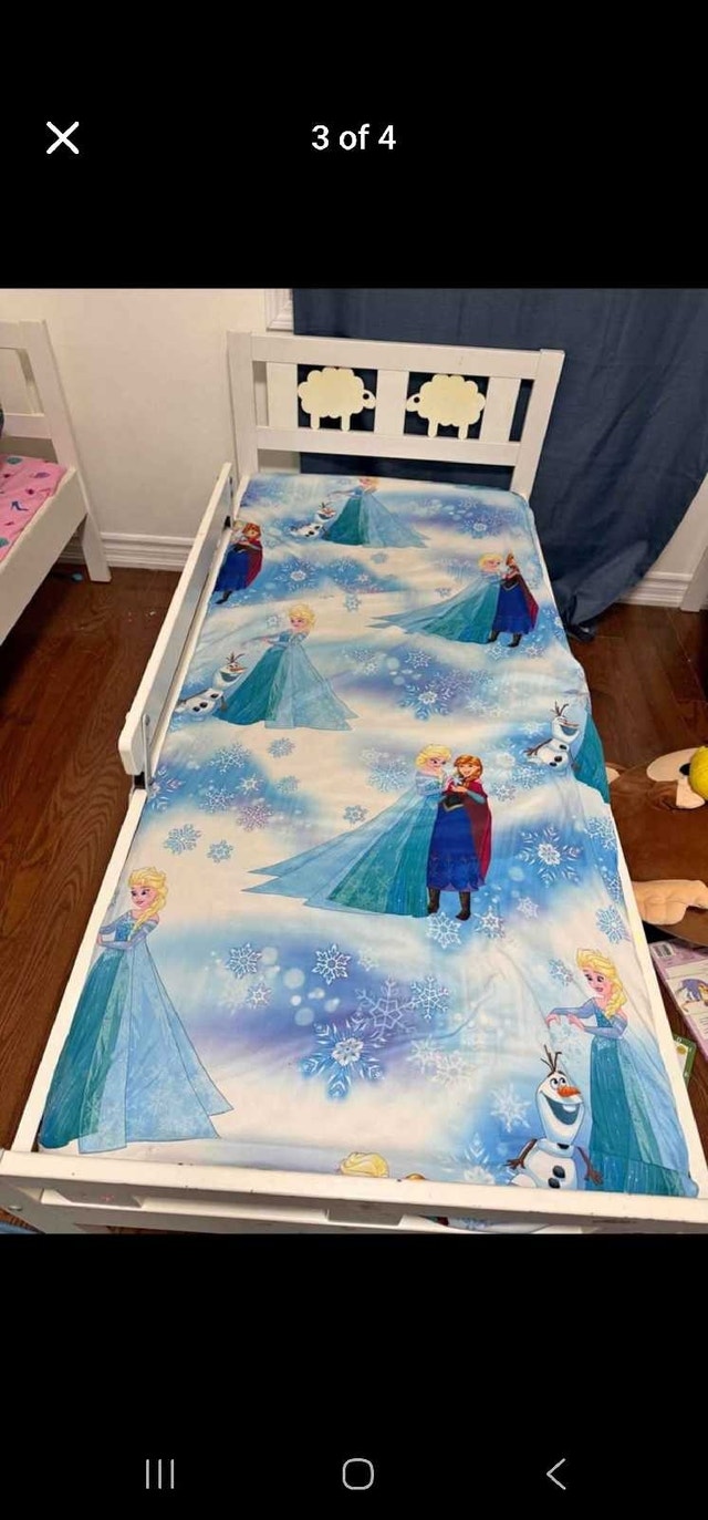 Kids wooden bed and mattress - photo 2