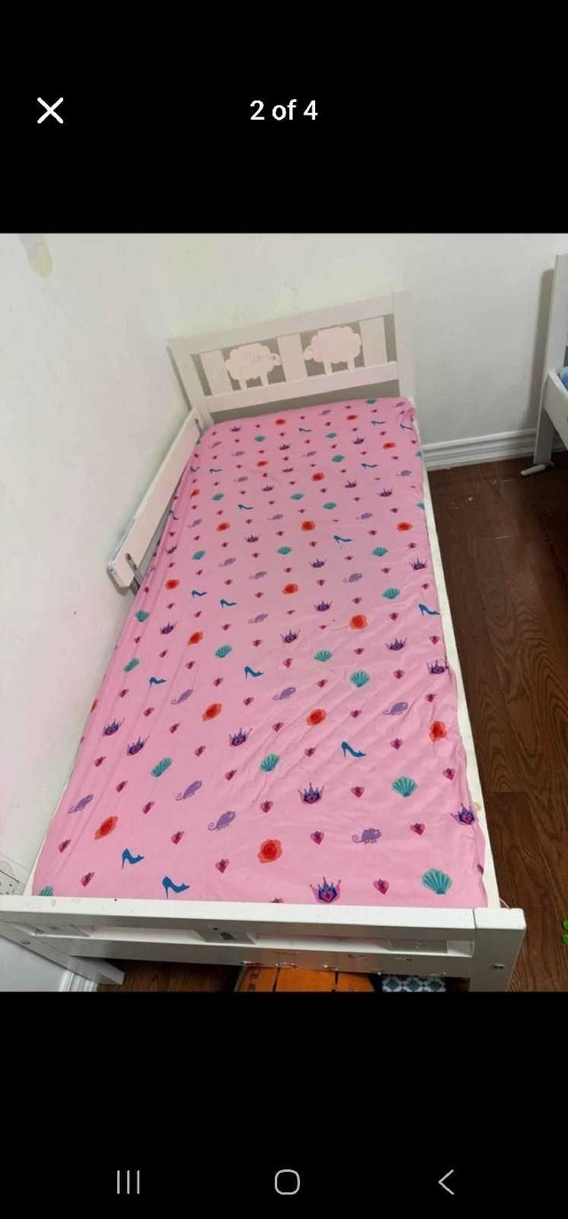Kids wooden bed and mattress - photo 3