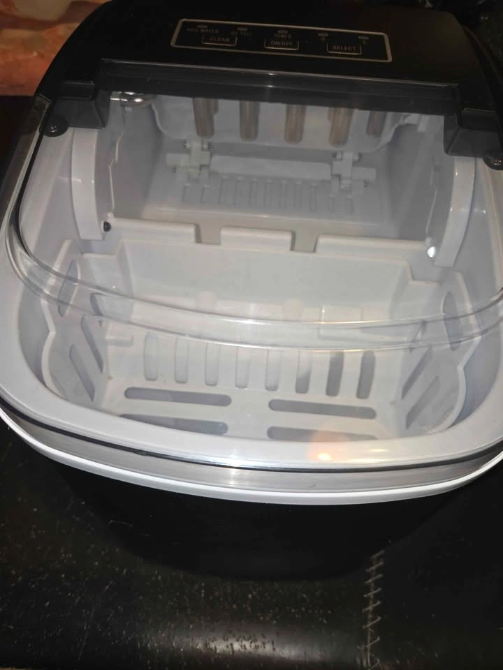 Silonn Portable Ice Maker - Self-Cleaning, 2 Bullet Ice Sizes - photo 2