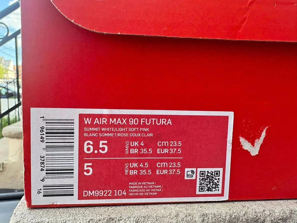 Nike Air Max 90 Futura - Women's