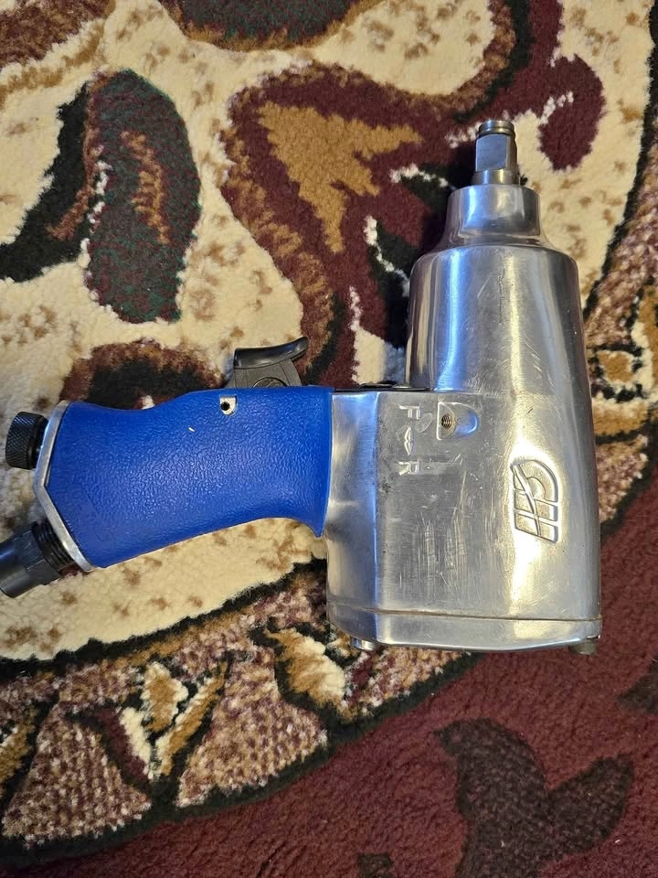 Campbell Hausfeld 1/2" Air Impact Wrench
