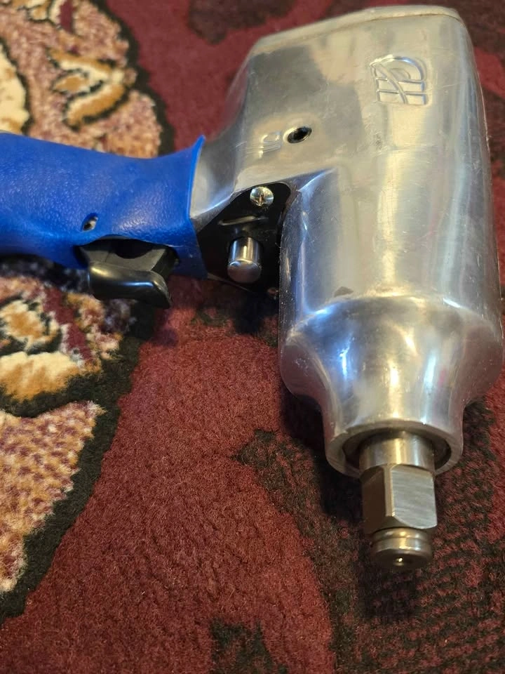 Campbell Hausfeld 1/2" Air Impact Wrench - photo 5